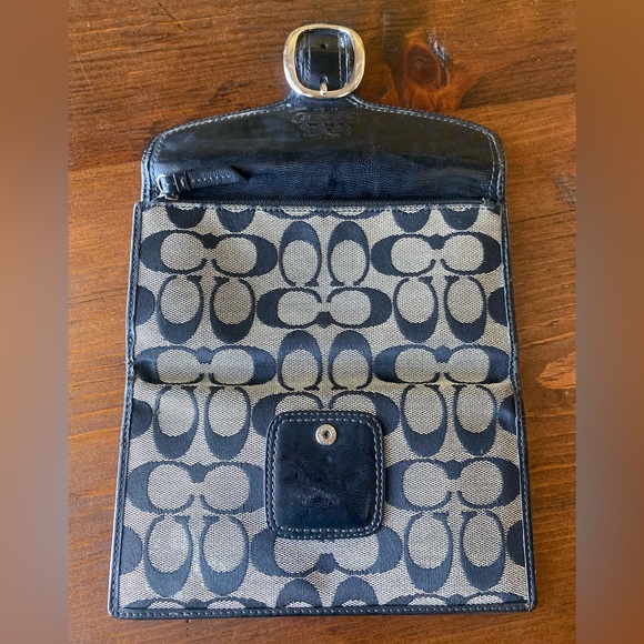 Black Coach Wallet, gently used - Picture 3 of 6